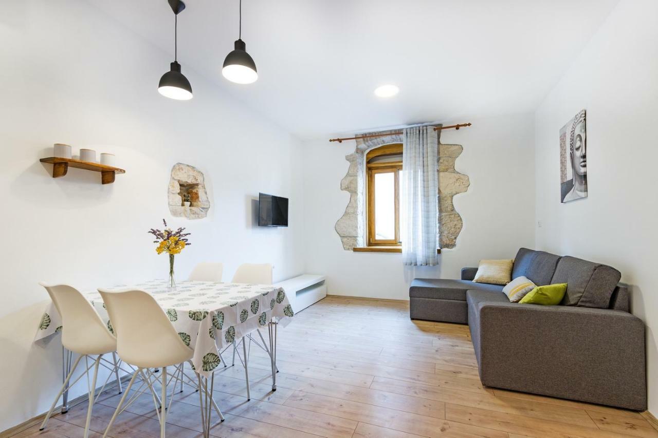 Cozy Apartment 10 Min From The Beach Пула Екстериор снимка